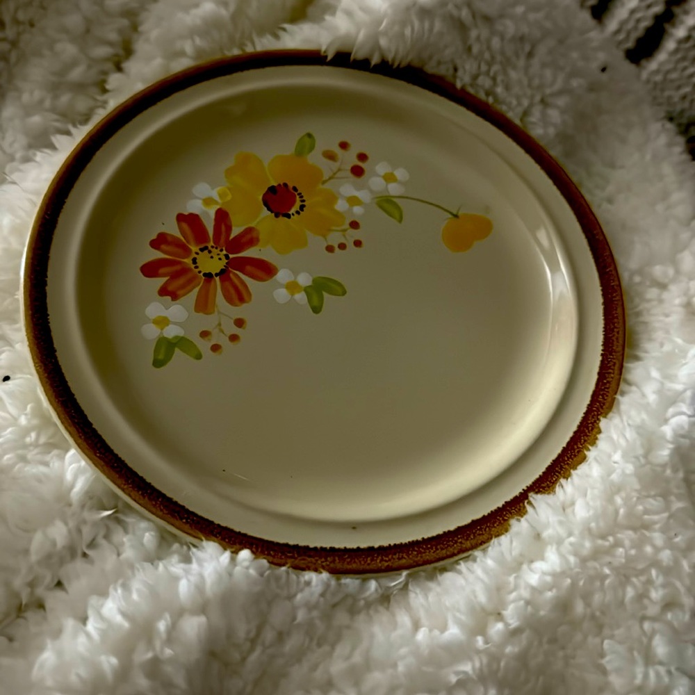 Ji Stonecrest Andre Ponche Autumn Glory 7” plate